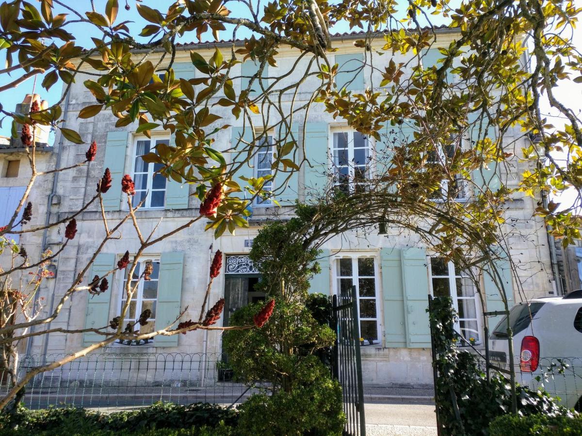 Saint-Savinien Quai Des Fleurs Bed & Breakfast エクステリア 写真