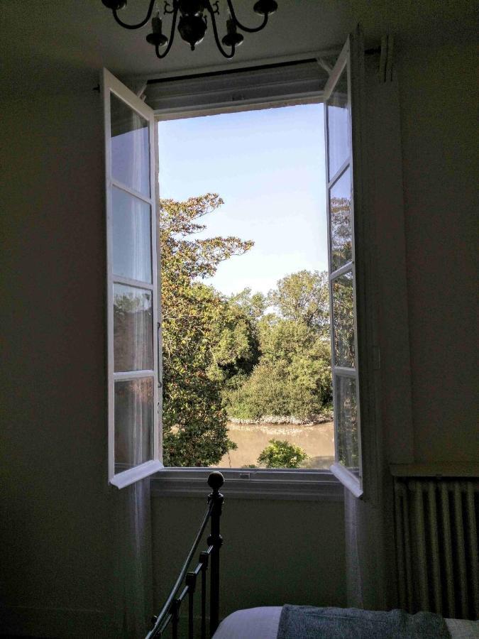 Saint-Savinien Quai Des Fleurs Bed & Breakfast エクステリア 写真