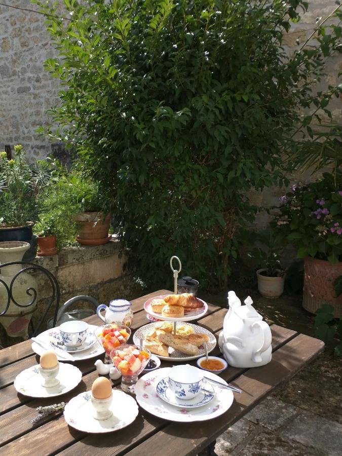 Saint-Savinien Quai Des Fleurs Bed & Breakfast エクステリア 写真