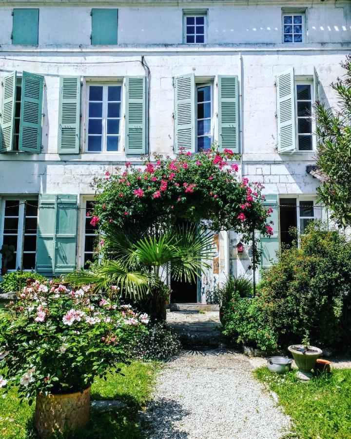 Saint-Savinien Quai Des Fleurs Bed & Breakfast エクステリア 写真
