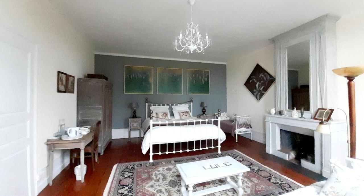Saint-Savinien Quai Des Fleurs Bed & Breakfast エクステリア 写真